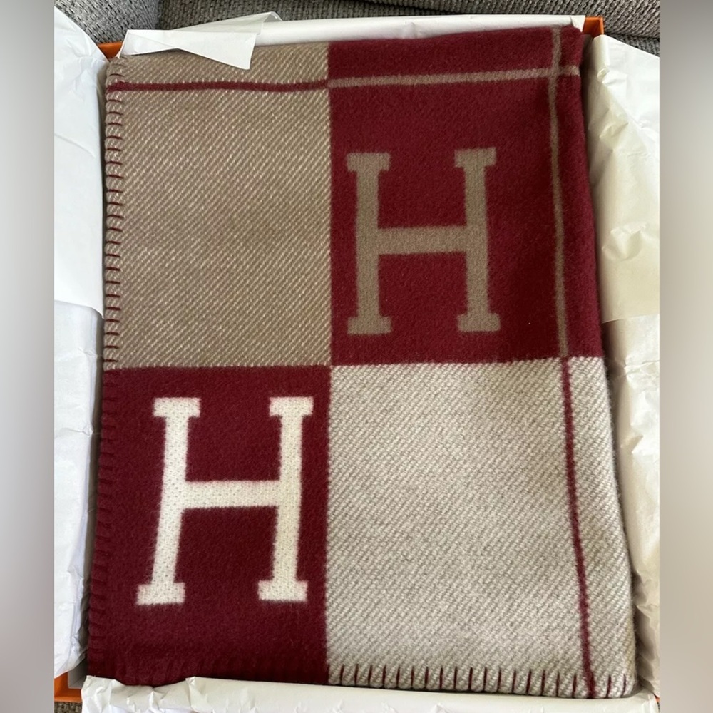 NEW HERMÈS Rouge H Wool Cashmere Avalon Blanket